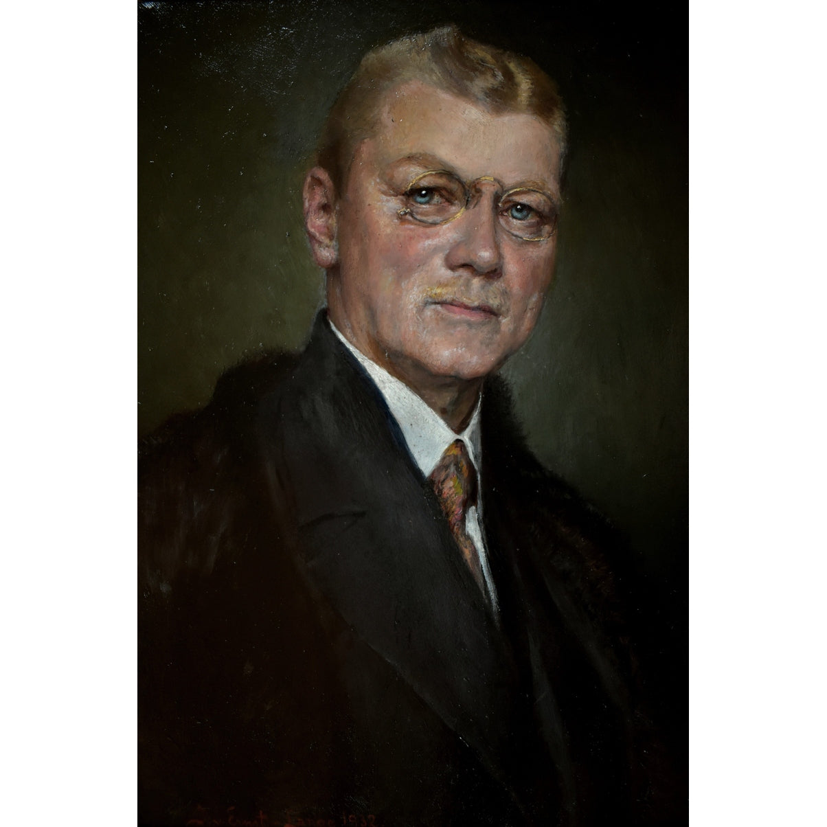 Close-up detail gentleman's face wire-rimmed spectacles Ernst-Lange 1932
